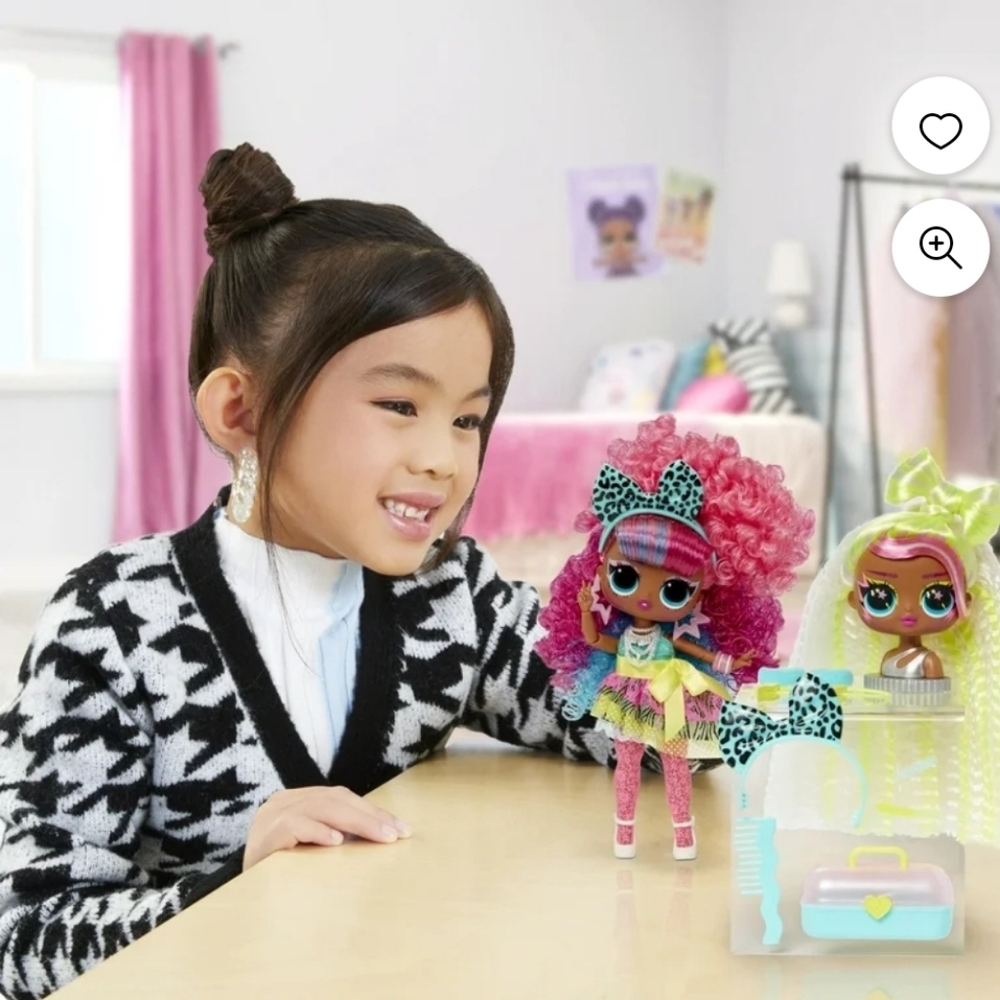 LOL Surprise Tweens Surprise Swap Curls-2-Crimps Cora Fashion Doll, 20+ Surprise - Picture 8 of 9